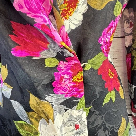 Vintage 100% Silk Wrap Top S Long Sleeve Black Bright Floral Whimsical Statement - Picture 5 of 11
